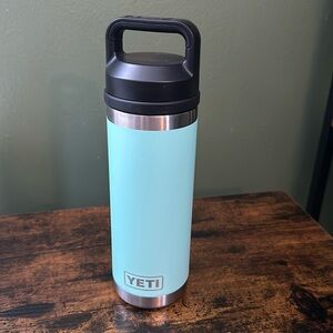 EUC. Yeti Chug bottle